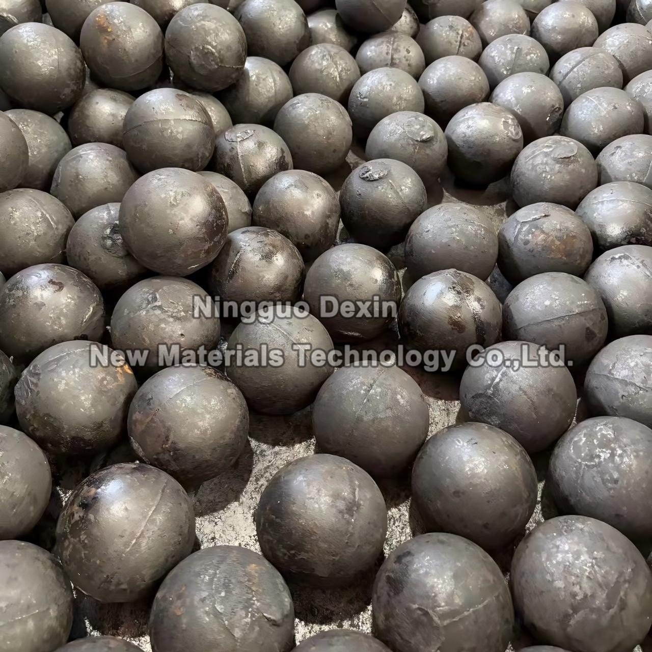 1760325147479531.jpg High Chrome Iron Balls Factory.jpg