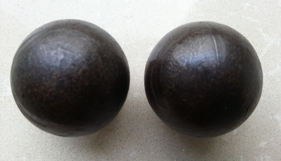 Grinding ball